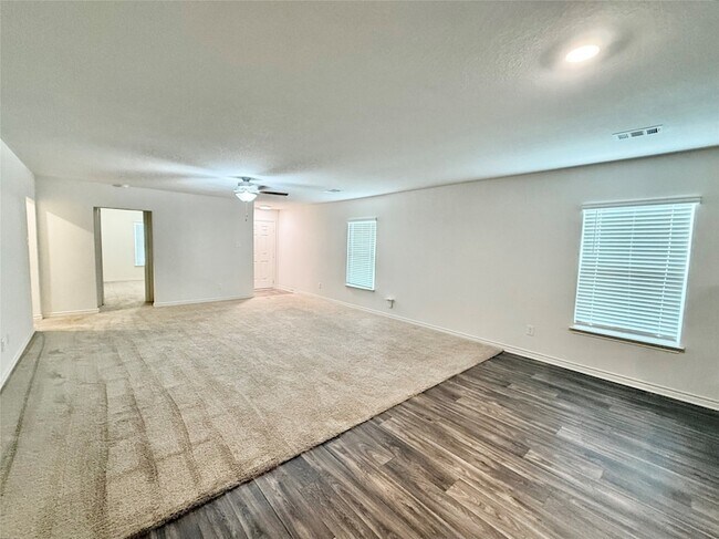 Building Photo - 521 Locksley Cove