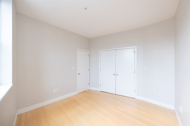 Building Photo - 490 Harrison Ave
