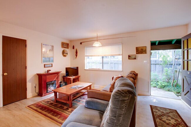 Foto del edificio - 3746 Pioneer Trail