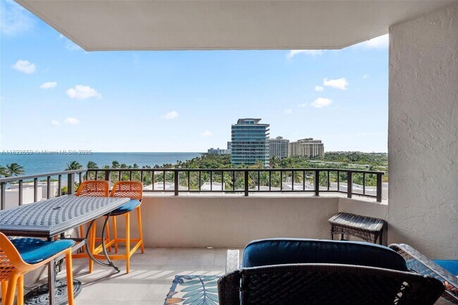 Foto del edificio - 201 Crandon Blvd