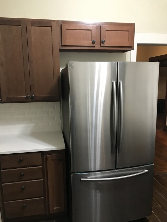 Building Photo - Beautiful 5 Bedroom 2 Bathroom Home in South Minneapolis!