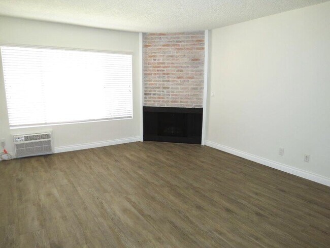 Foto del edificio - 1750 S Bentley Ave