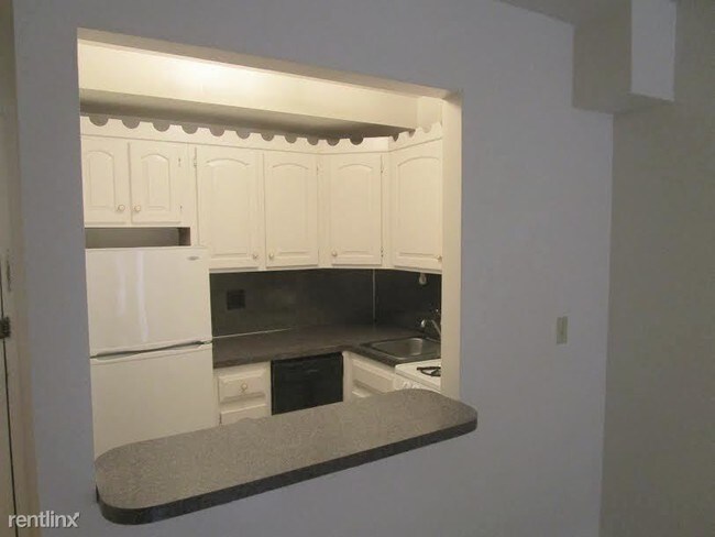 Foto del edificio - 1 br, 1 bath  - 428 W 54th St