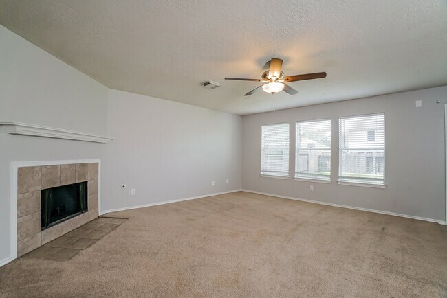Foto del edificio - 13030 Sandhill Park Ln
