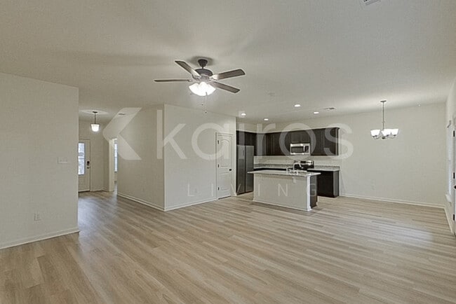 Building Photo - 123 Salvat Dr