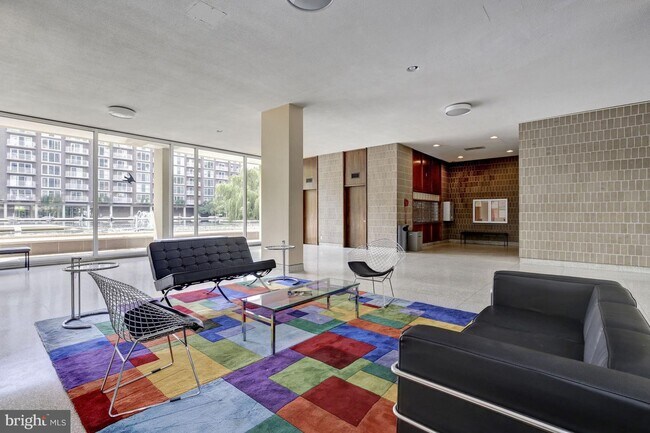 Foto del edificio - 560 N St SW