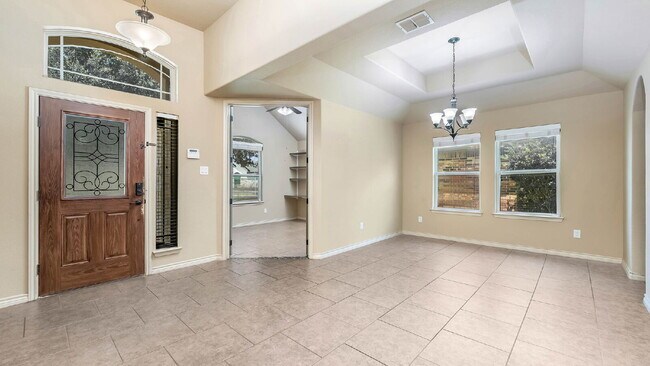 Foto del edificio - 15606 Fox Ln
