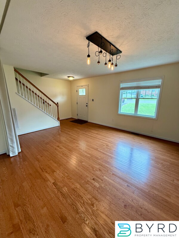 Foto del edificio - 1013 Sycamore Crest Dr