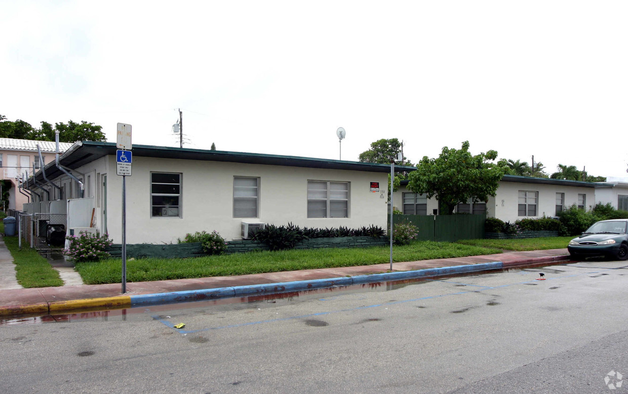 Building Photo - 794-816 85th St