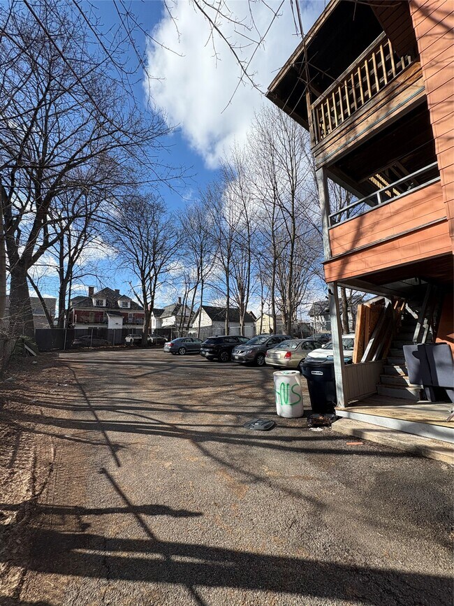 Foto del edificio - 121 Oak St