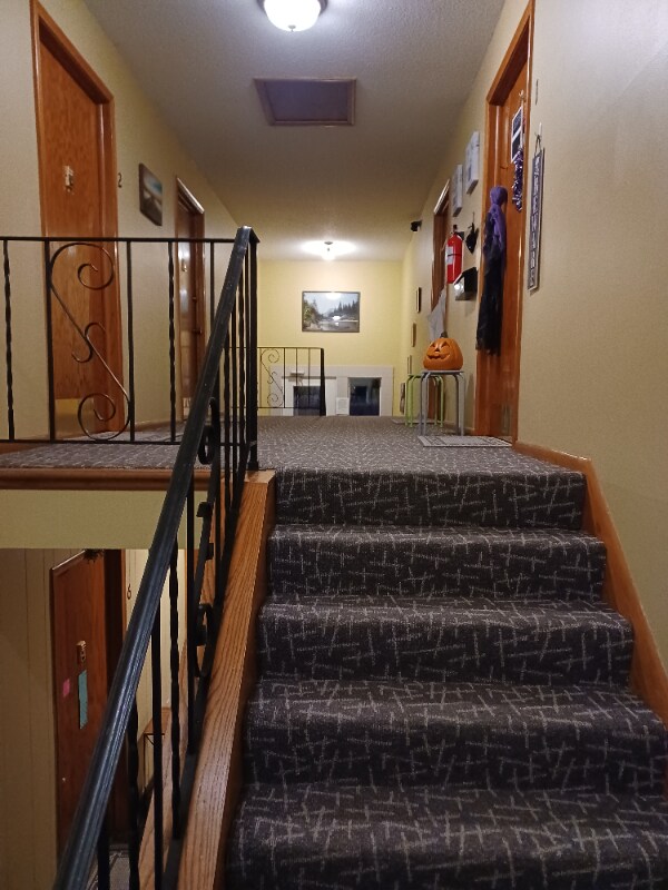Foto del edificio - 320 Cypress St N