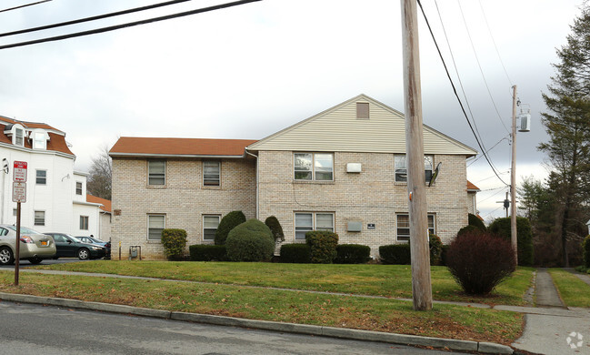 Building Photo - Hamilton Garden Apartments