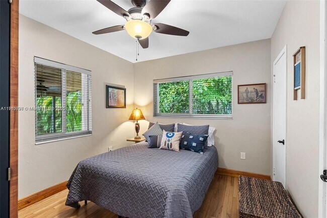 Foto del edificio - 2431 Overbrook St