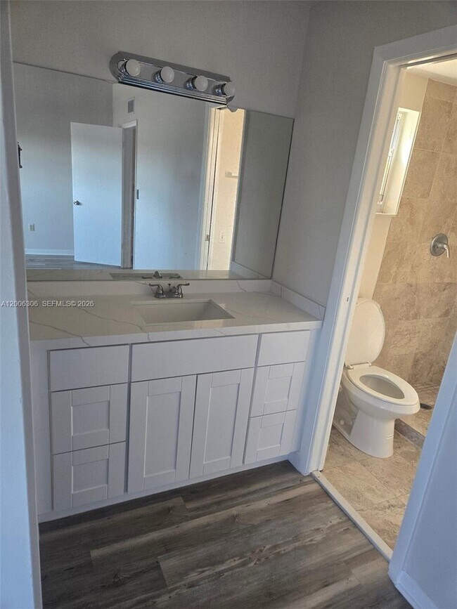 Foto del edificio - 9011 NE 4th Avenue Rd