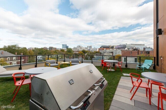 Foto del edificio - 512 Massachusetts Ave