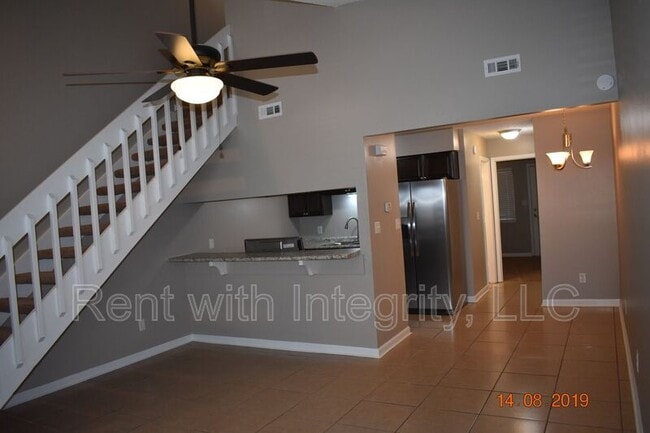 Building Photo - 1802 Falconcrest St