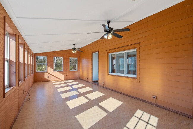 Foto del edificio - 6961 Collamer Rd