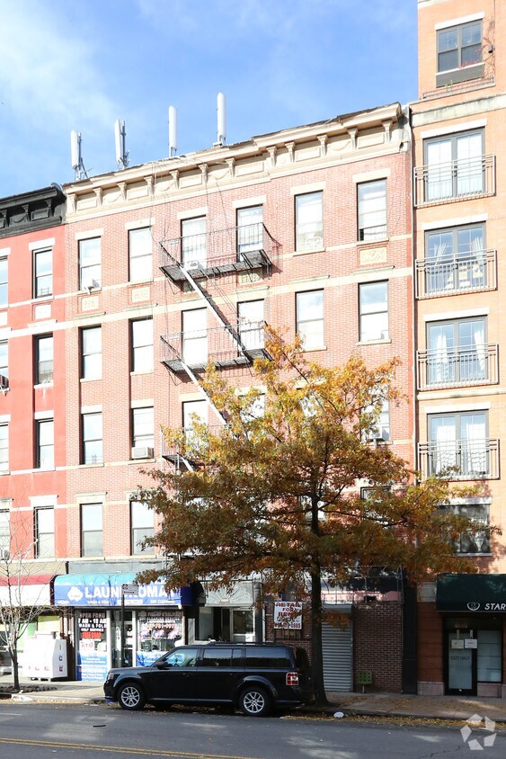 Foto principal - 2593-2595 Frederick Douglass Blvd