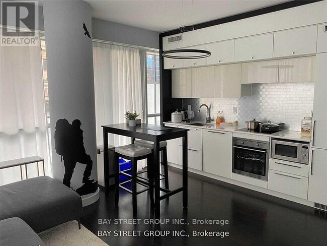 Photo du bâtiment - 15 Grenville St