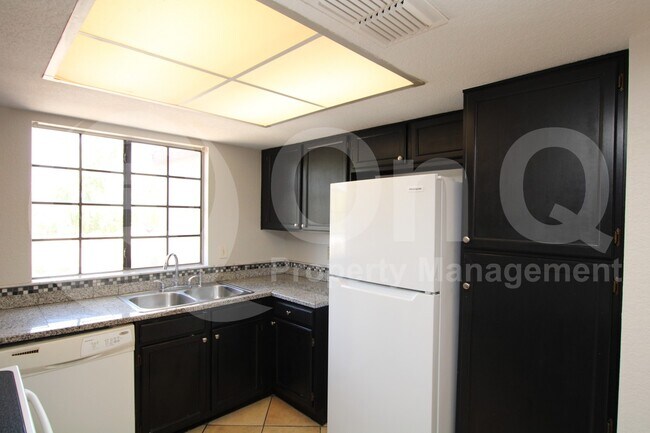 Foto del edificio - 839 S Westwood