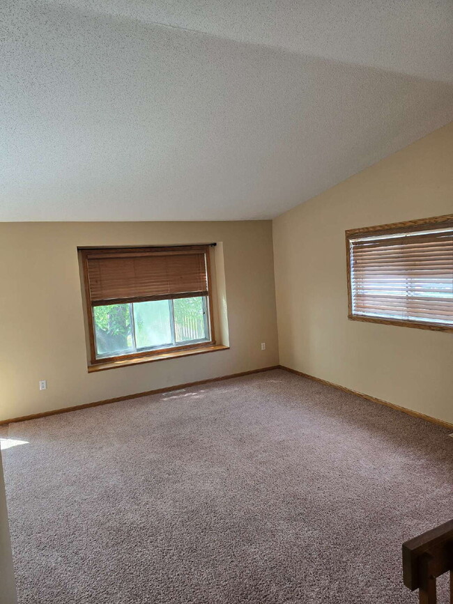 Building Photo - "Charming 3-Bedroom Fargo Home with 2 Full...