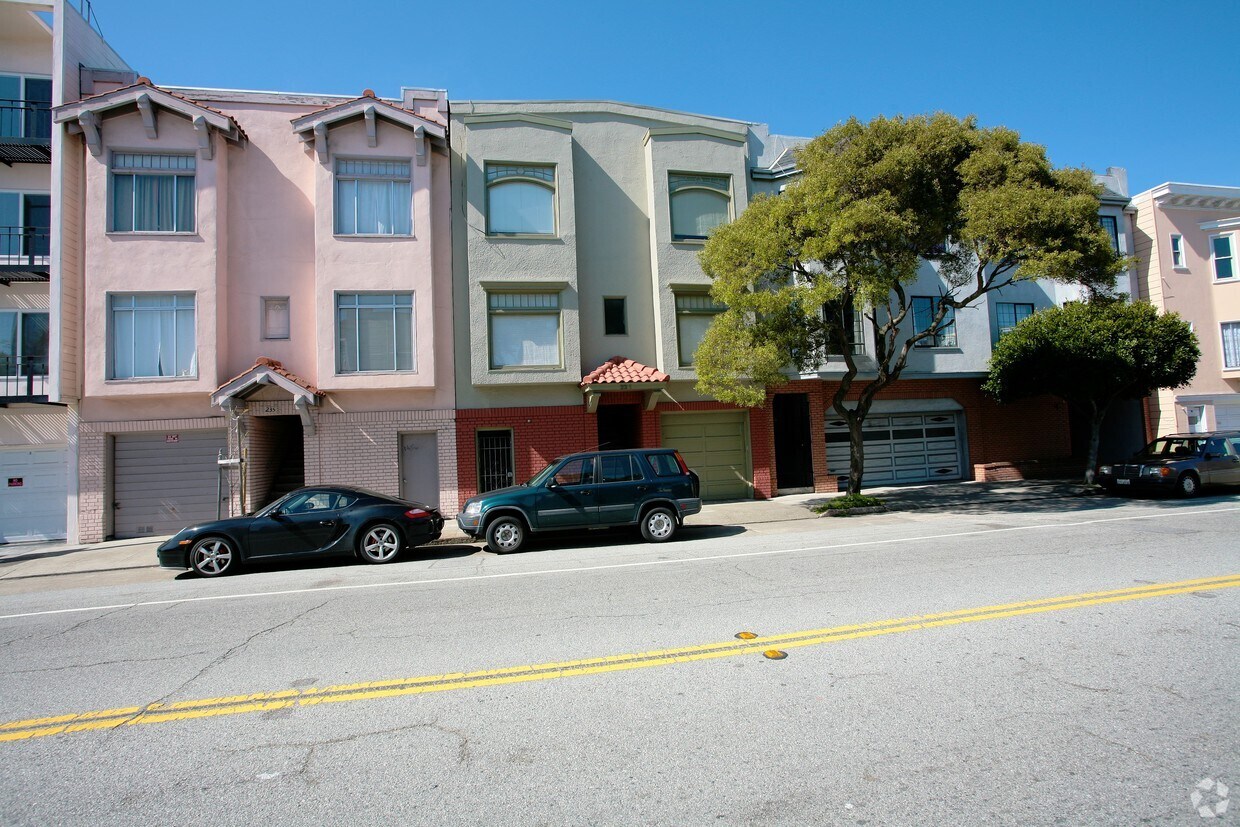 Building Photo - 231-235 25th Ave