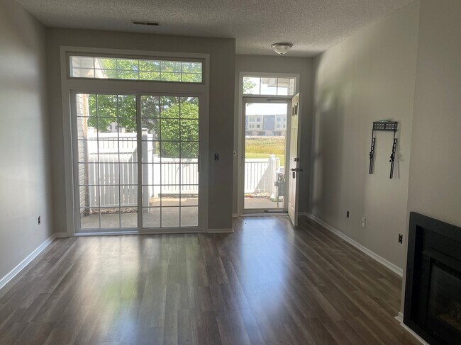 Foto del edificio - 15503 Garnet Way