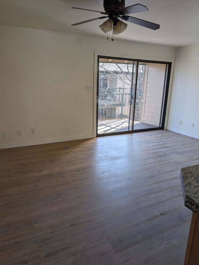 Foto del edificio - Newly Remodeled One Bedroom/ One Bath Condo