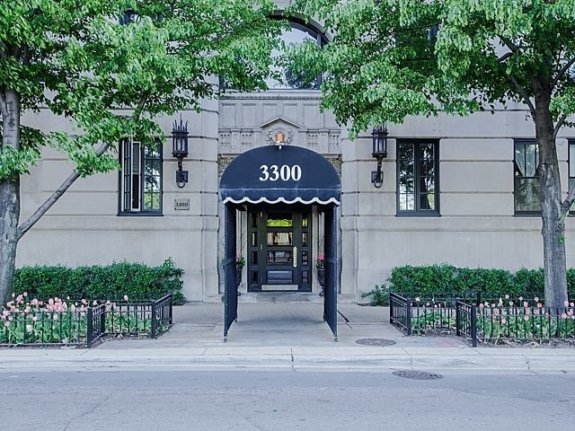 Building Photo - 3300 N Lake Shore Dr