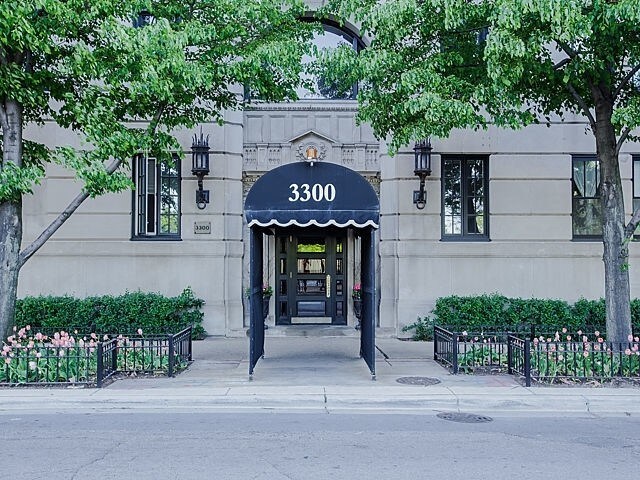 Foto del edificio - 3300 N Lake Shore Dr