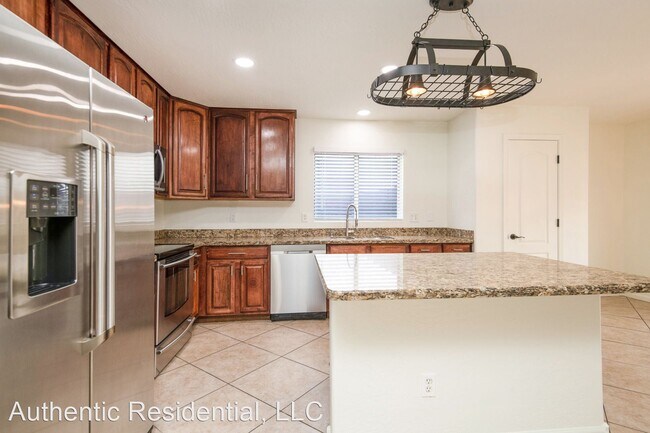 Building Photo - 4 br, 3 bath House - 11449 W MCCASLIN ROSE LN