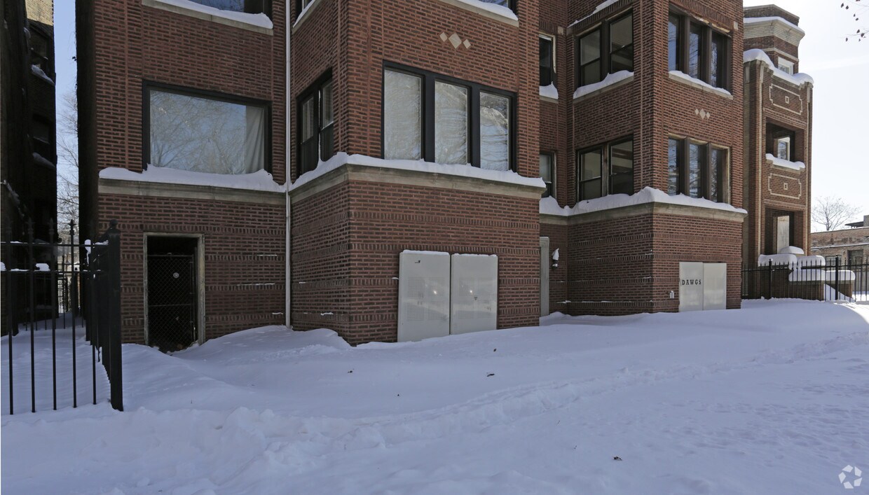 Building Photo - 6043 S Saint Lawrence Ave
