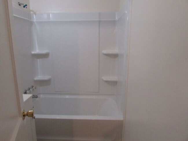 Foto del edificio - Spacious Three Bedroom