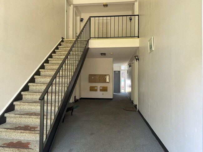 Foto del edificio - 7571 Hazelcrest Dr
