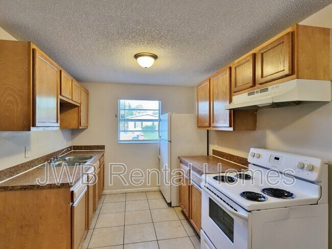 Foto del edificio - 7635 McCowan Dr