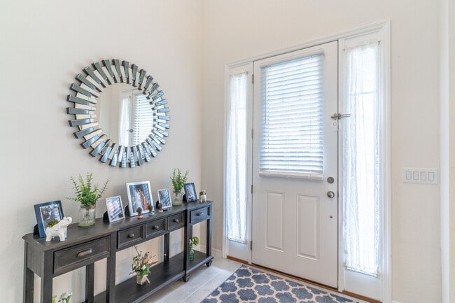 Foto del edificio - 2721 Chantilly Ave