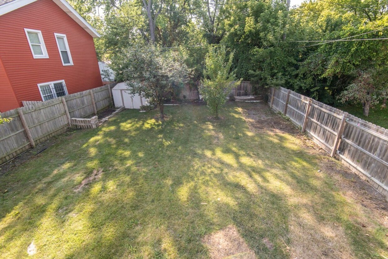 Primary Photo - 4 Bedroom Single Family