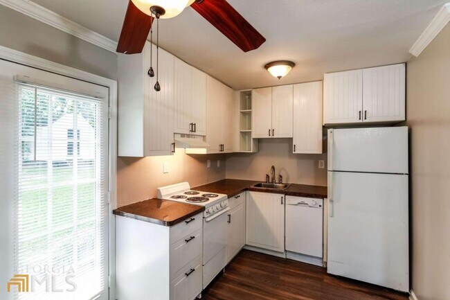 Foto del edificio - 3993 Forrest Ct