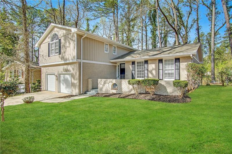 Foto principal - 3023 Blue Grass Ln