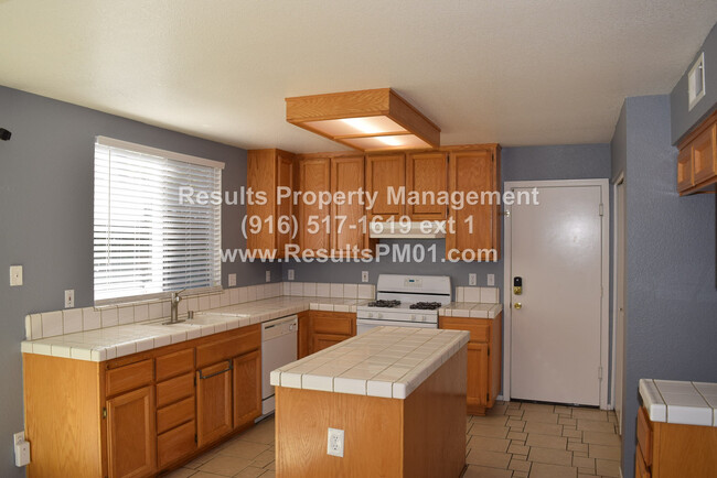 Building Photo - Great Elk Grove Home - Coming Soon!