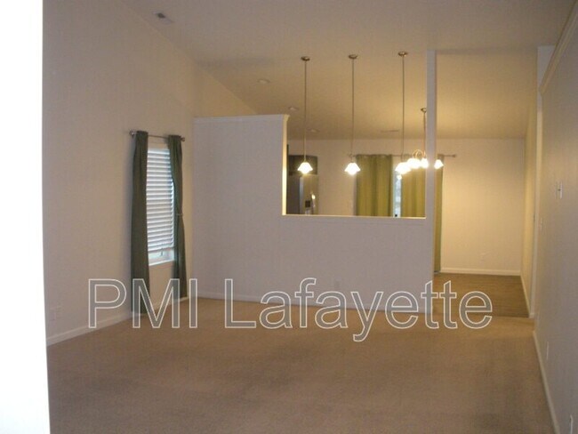 Building Photo - 5 N Rickover Cir