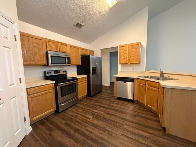 Building Photo - $1495.00 - Duplex Palm Coast - Freshly updated