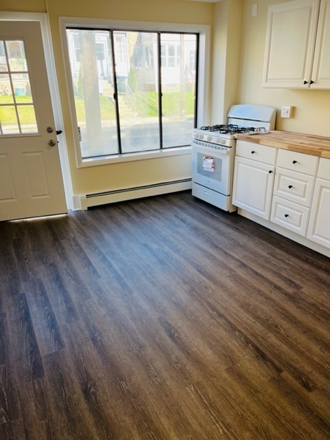 Kitchen - 1008 Clifton Ave
