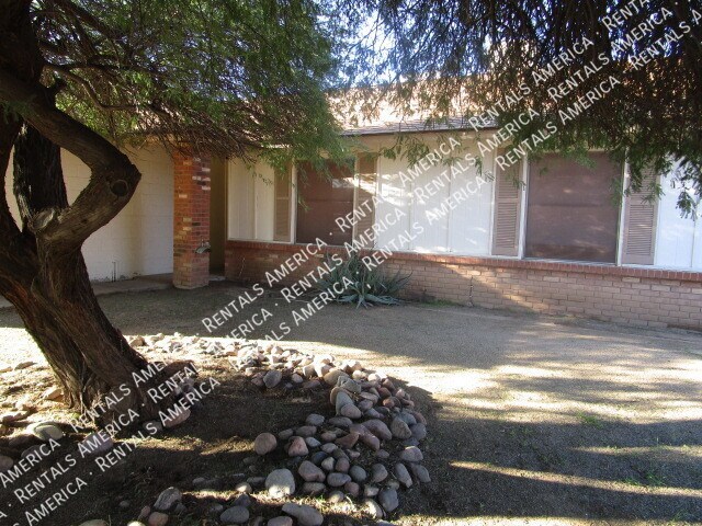 Foto del edificio - 8342 W Orchid Ln