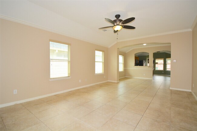 Foto del edificio - 5135 Rustling Branch Ln