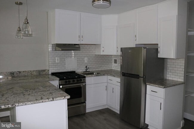 Building Photo - 6621 Wakefield Dr
