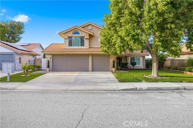 Building Photo - 4561 Grandview Dr