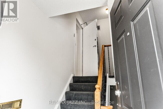 Photo du bâtiment - 1397 Ritson Rd S