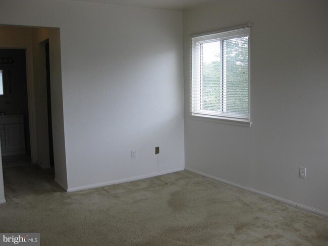 Foto del edificio - 10202 Prince Pl