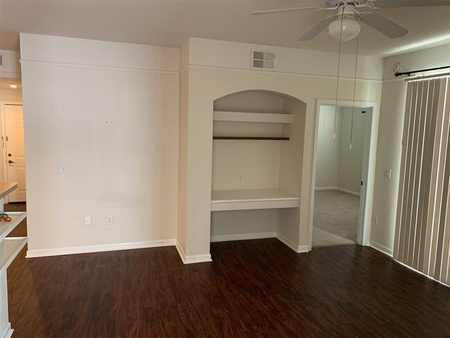 Building Photo - 2801 Chancellorsville Dr